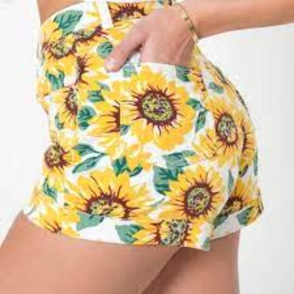 American Apparel 🌻Sunflowers🌻 High Rise Shorts
